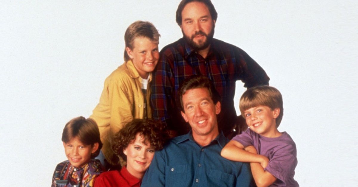 Tim Allen and Jonathan Taylor Thomas and the Home Improvement Cast Photo from early season