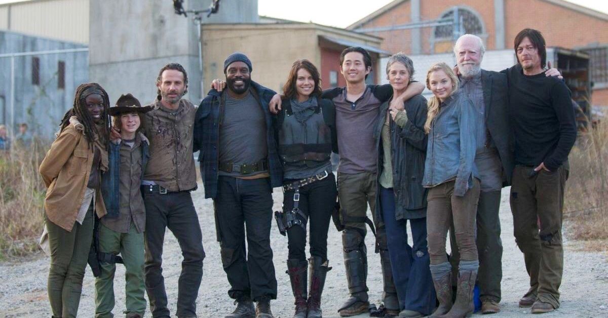 The Walking Dead Cast Looking Friendly  Behind the Scenes