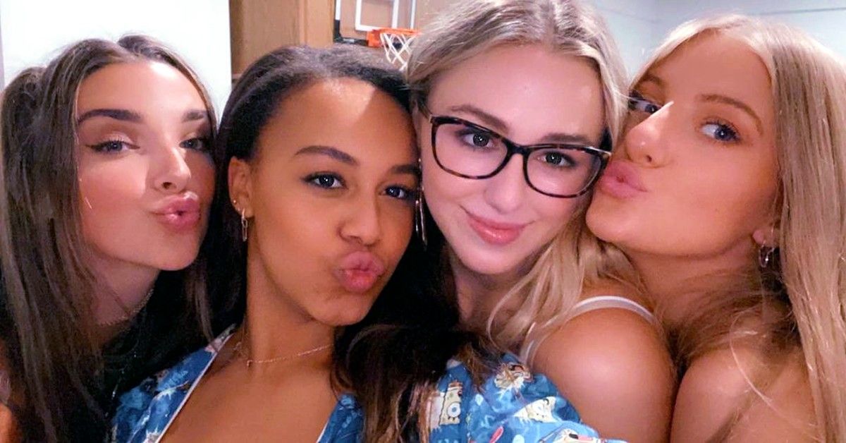 Kendall, Nia, Chloe and Paige from Dance Moms pose together closely for selfie