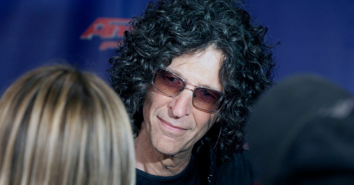 Howard Stern looking kind and friendly 