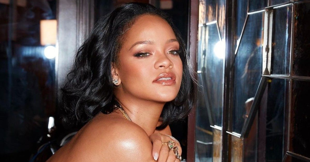 Rihanna in mirrored room