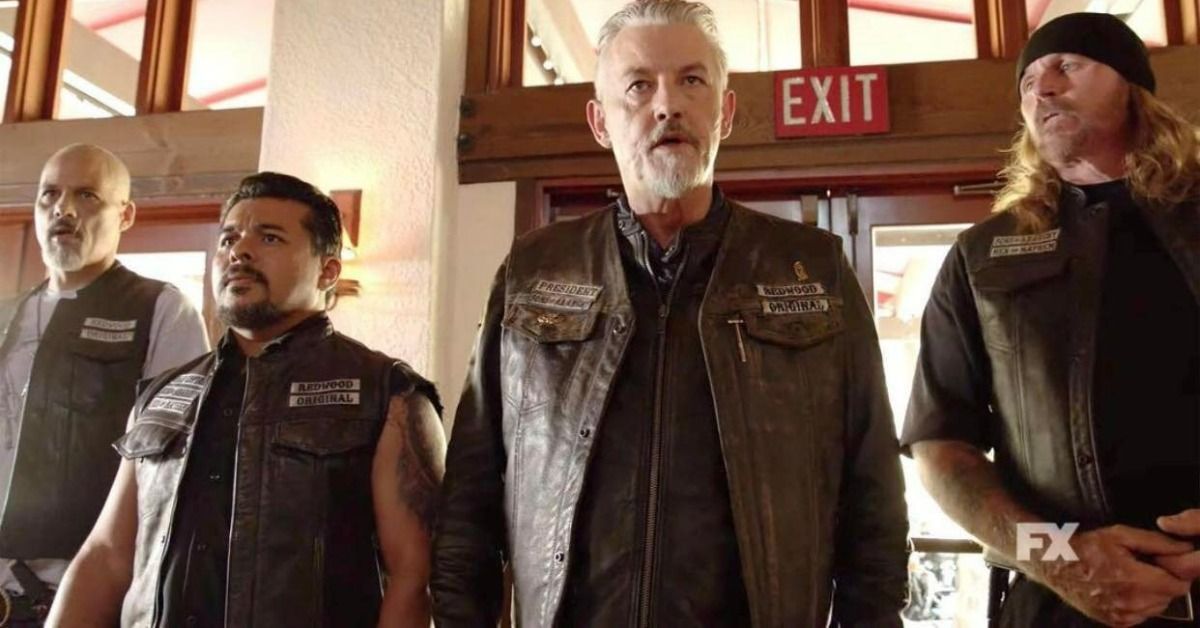 Sons of Anarchy: How Mayans M.C. Relates to the Show It's Based On