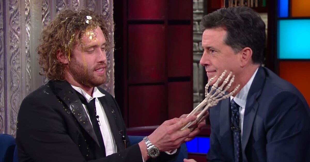 TJ Miller en 'The Late Show with Stephen Colbert' en 2016