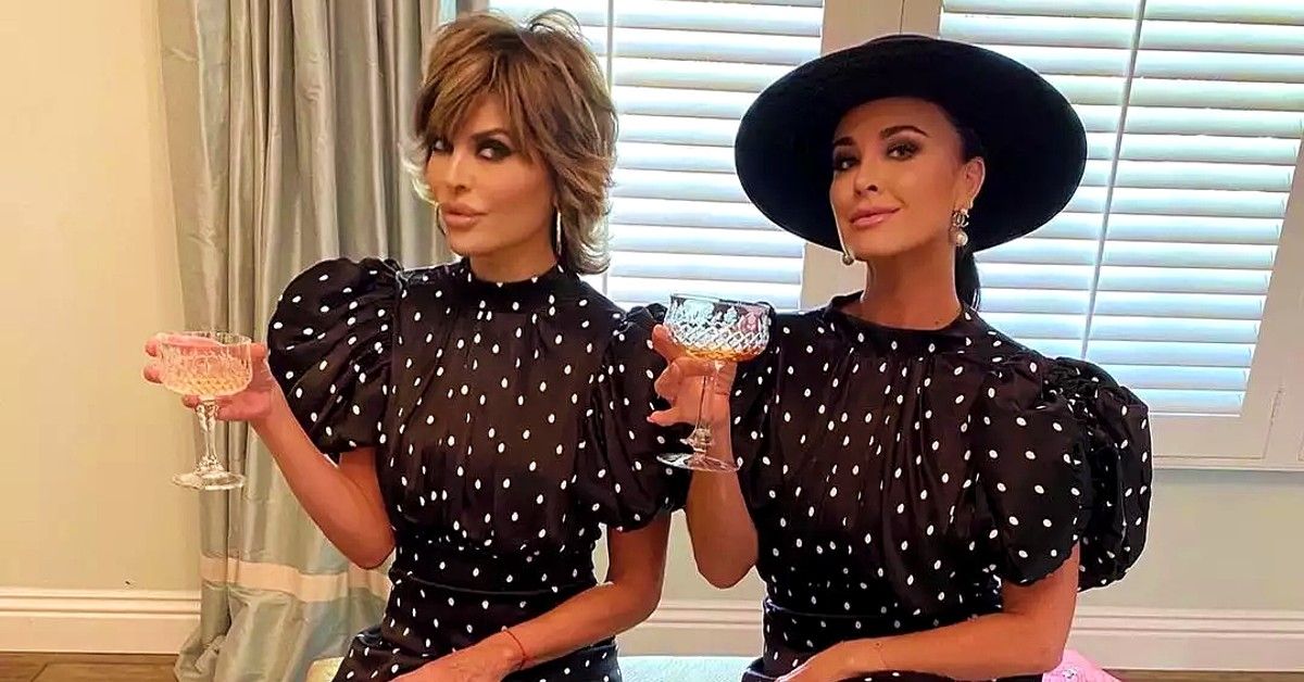Lisa Rinna and her friend Kyle Richards