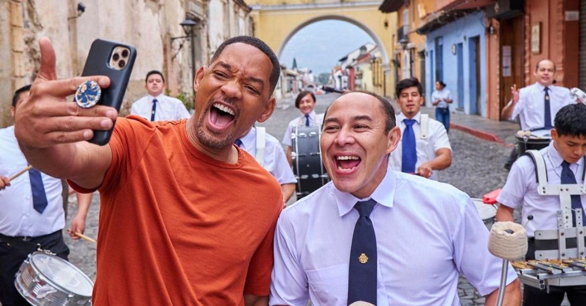 Will Smith taking selfie with drummer in Guatemala