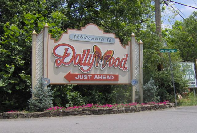 Dollywoodsign1