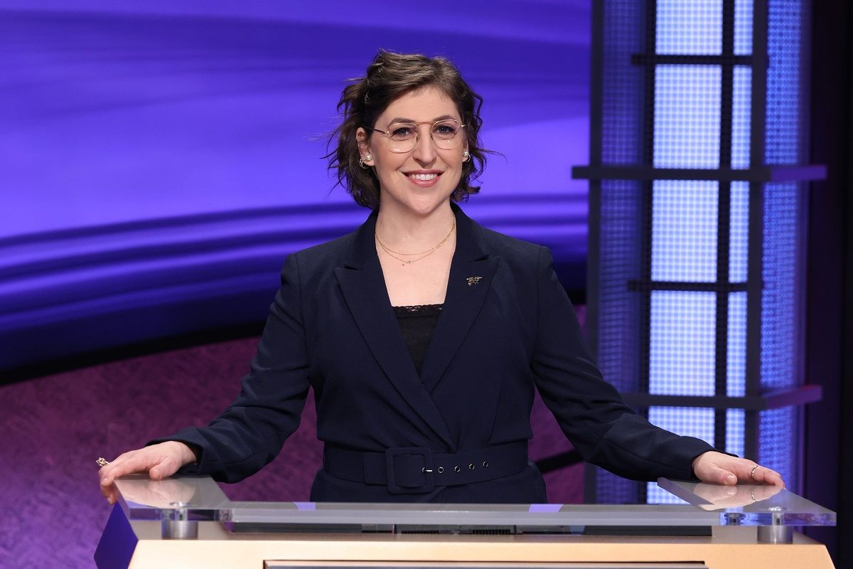 Game Show Host Mayim Bialik in Jeopardy!