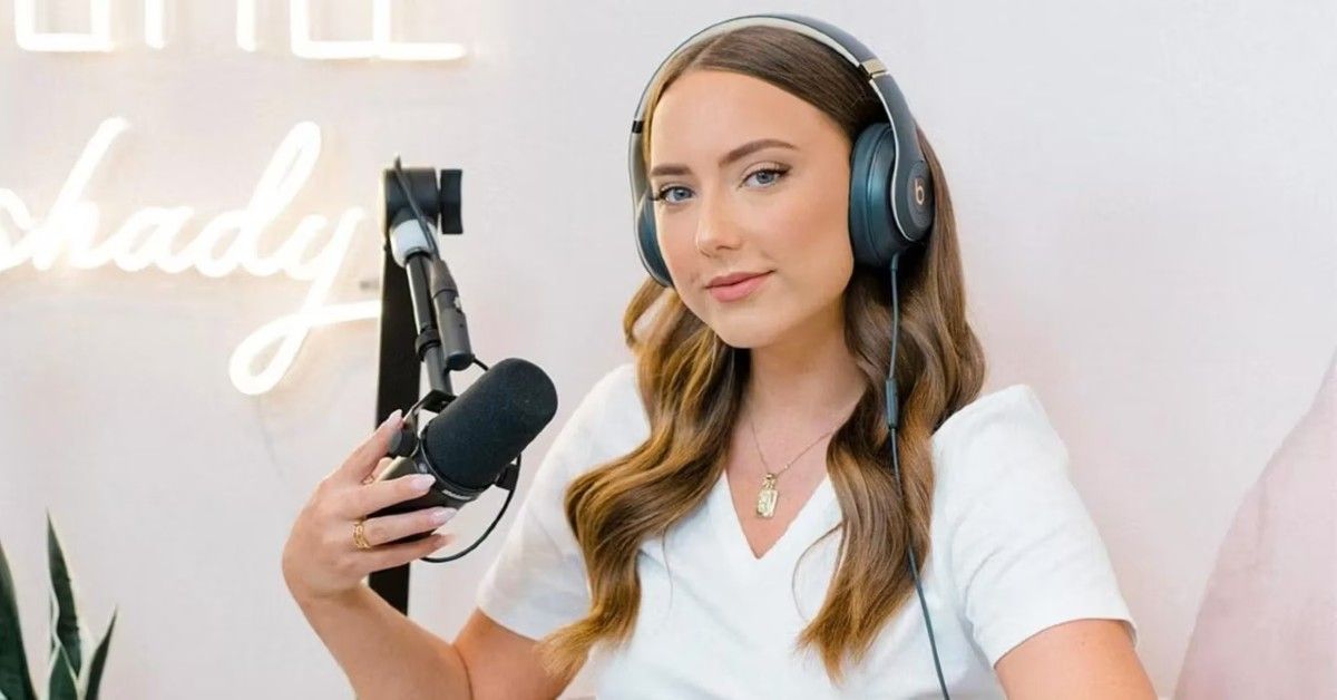 Hailie Jade Mathers with microphone for podcast