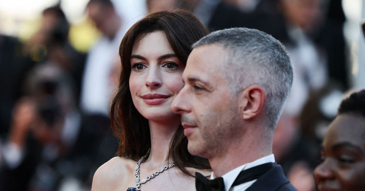Anne Hathaway and Jeremy Strong Armageddon Time Cannes