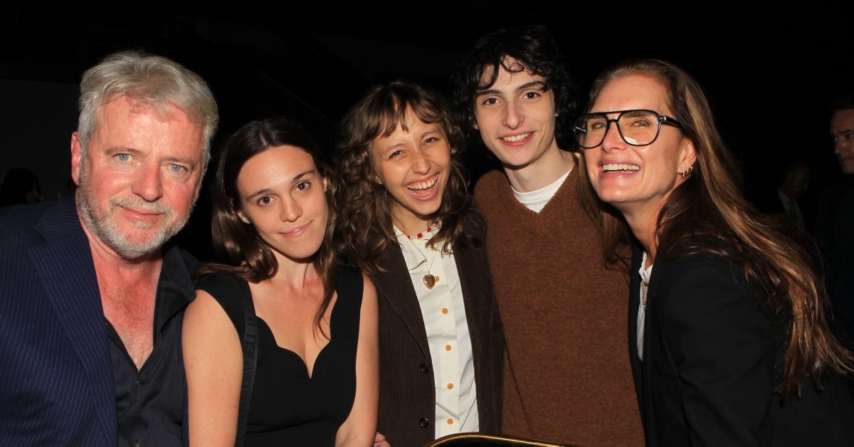 Group photo including Finn Wolfhard and Elsie Richter
