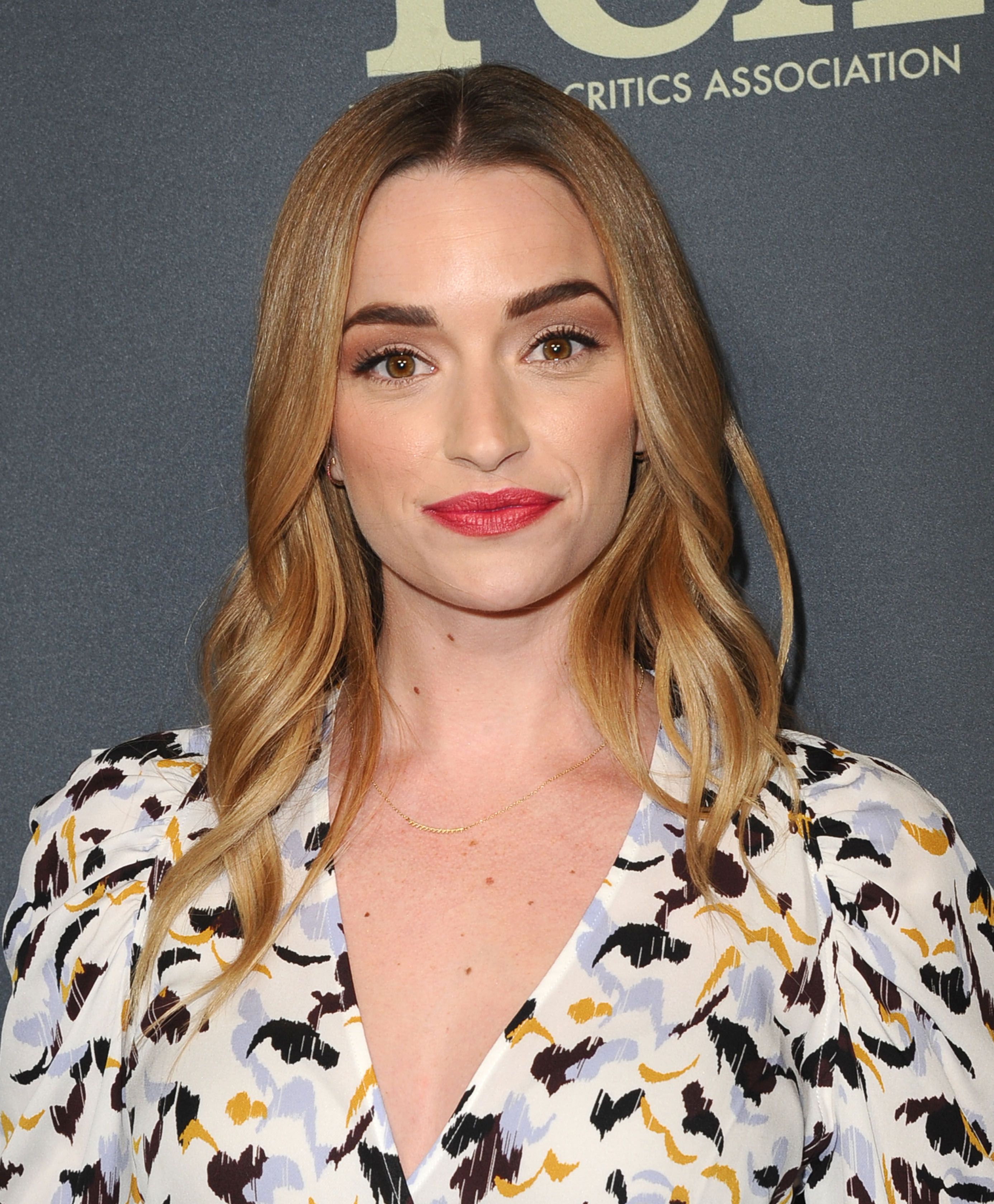 Is Brianne Howey’s Ginny And Georgia Accent Real? (And 9 Other Things ...