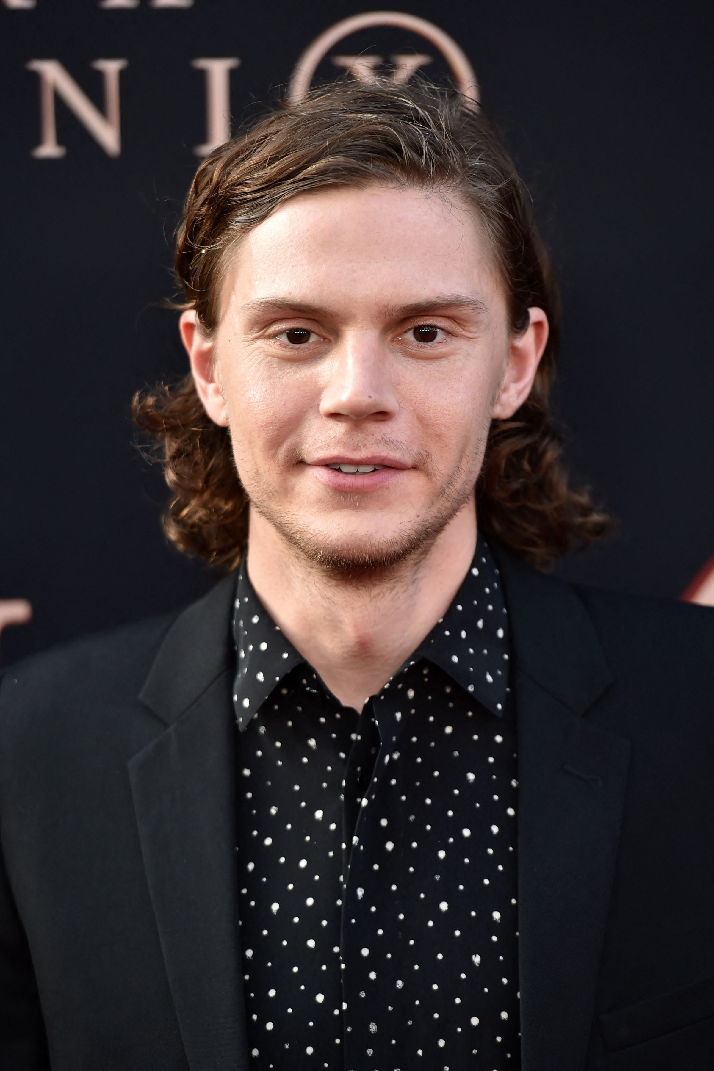 Evan Peters Studied A 45-Minute Audio Clip On Jeffrey Dahmer Every Day ...