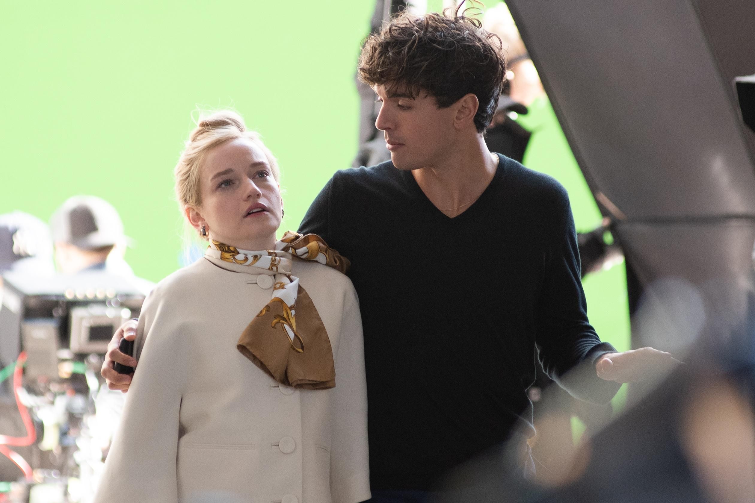 Julia Garner On Location with 'Inventing Anna' in NYC