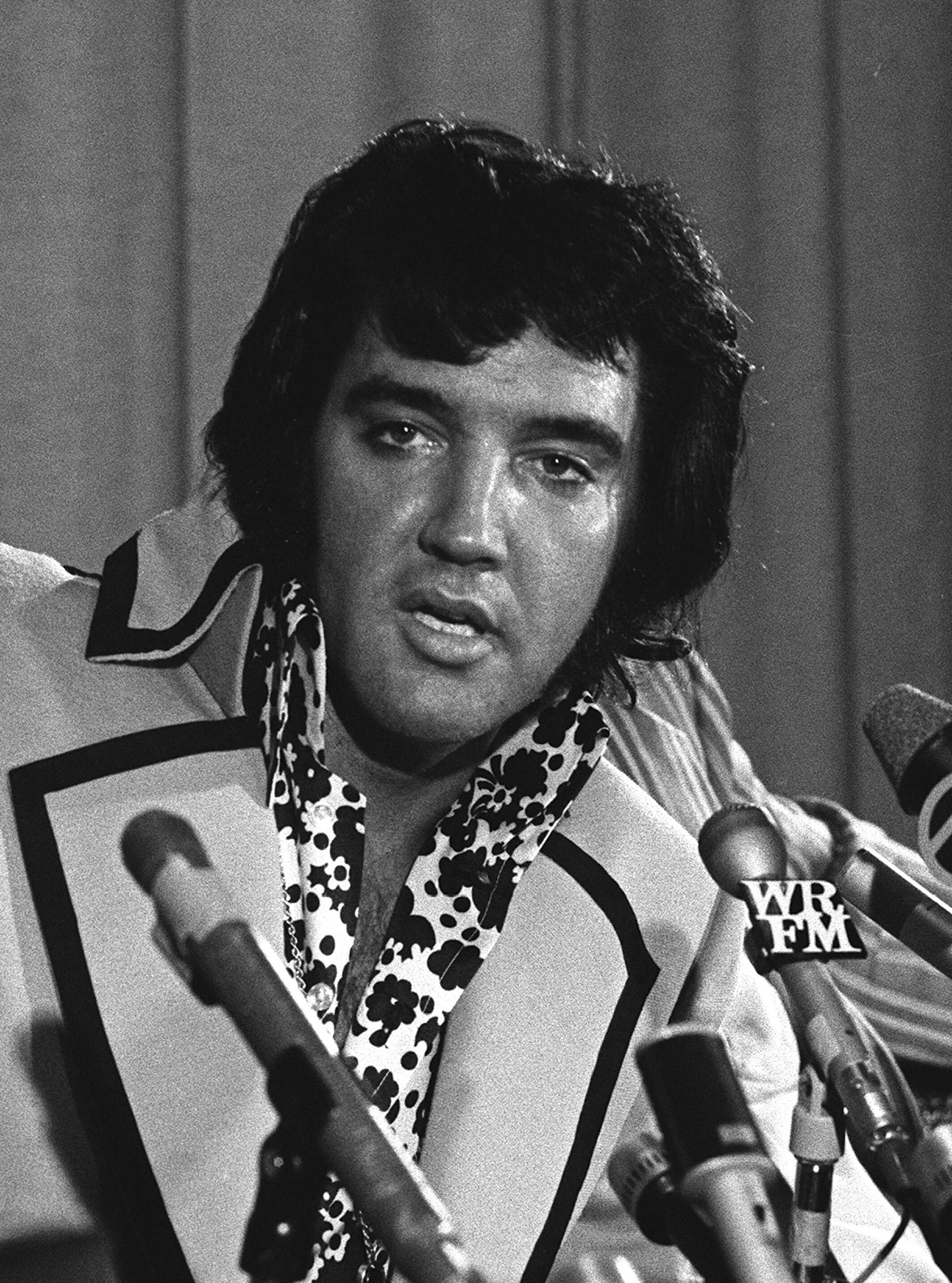 The Astonishing Truth About Elvis'S Weight In 1977 - bewriq3