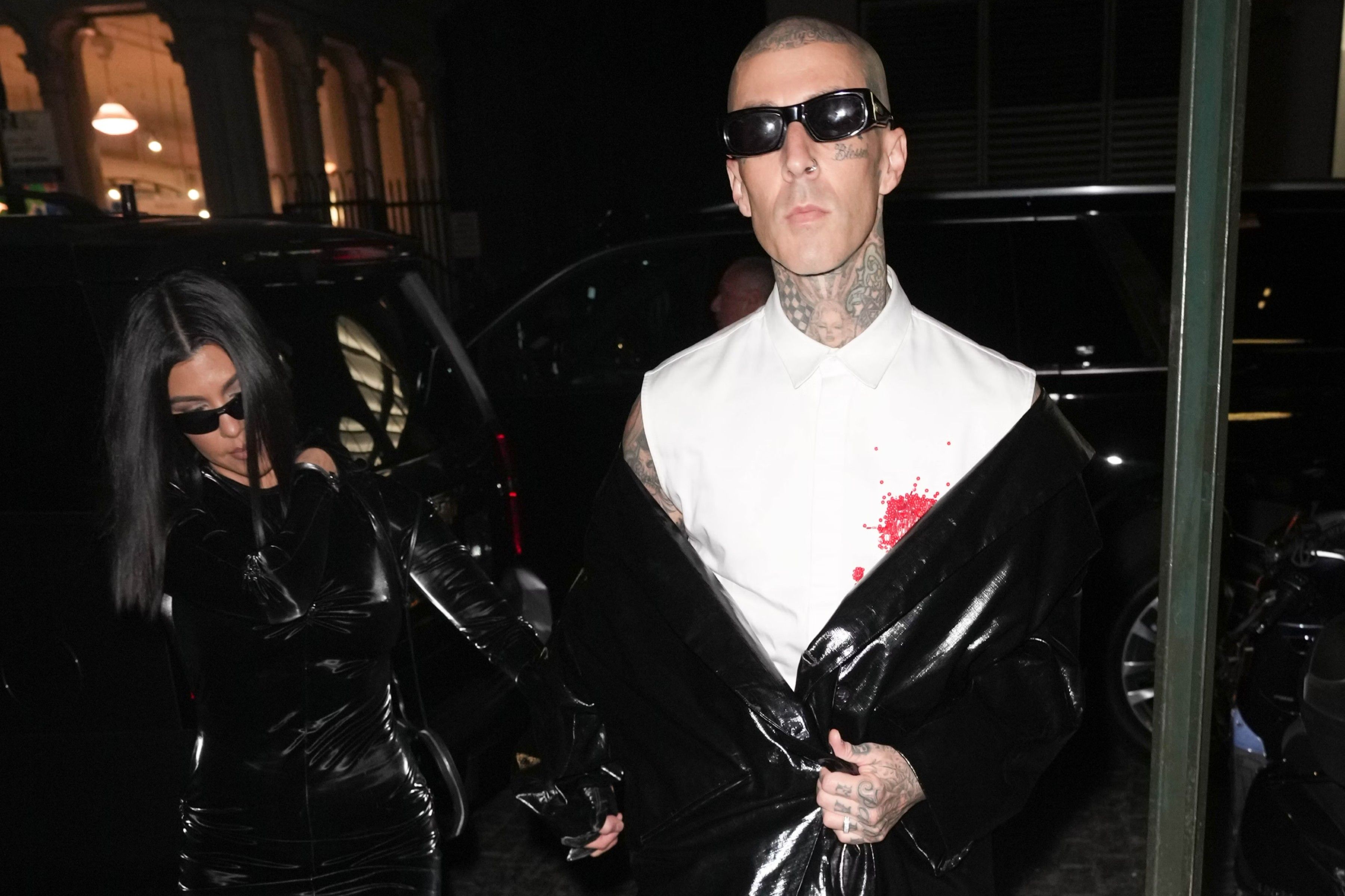 Something Isn't Quite Right With Kourtney Kardashian And Travis Barker