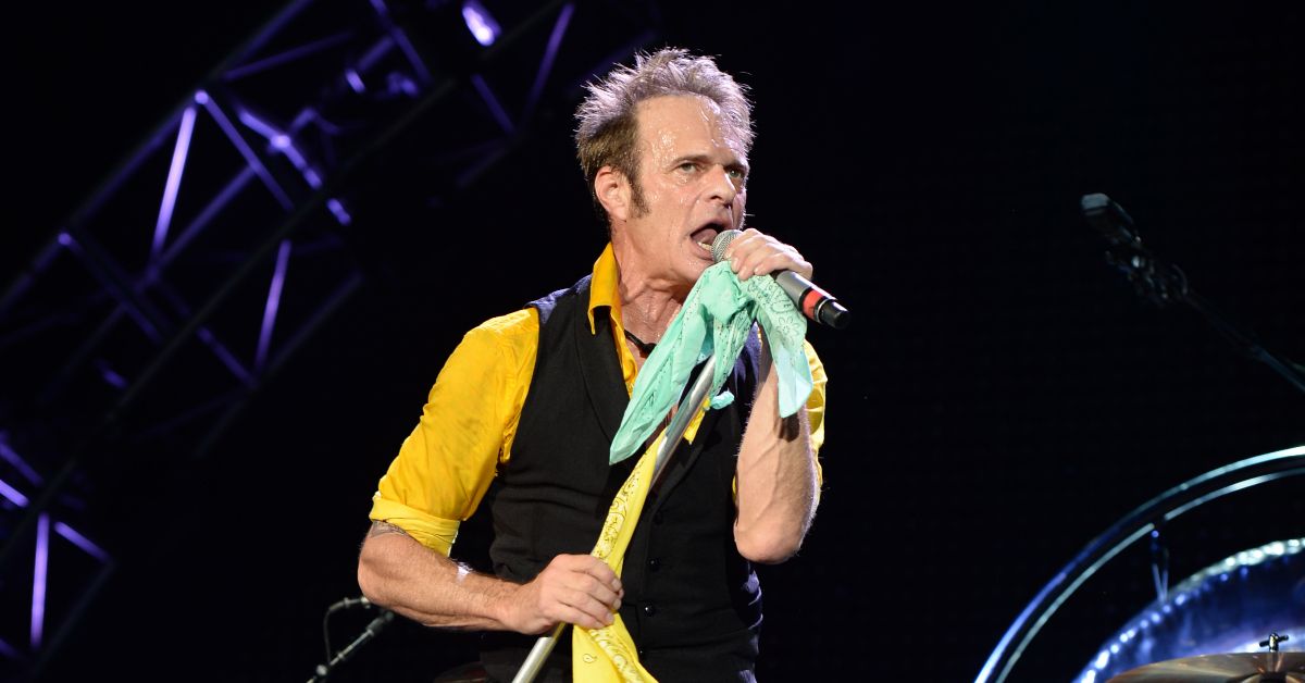 The Truth About David Lee Roth's Feud With Kiss Frontman, Gene Simmons