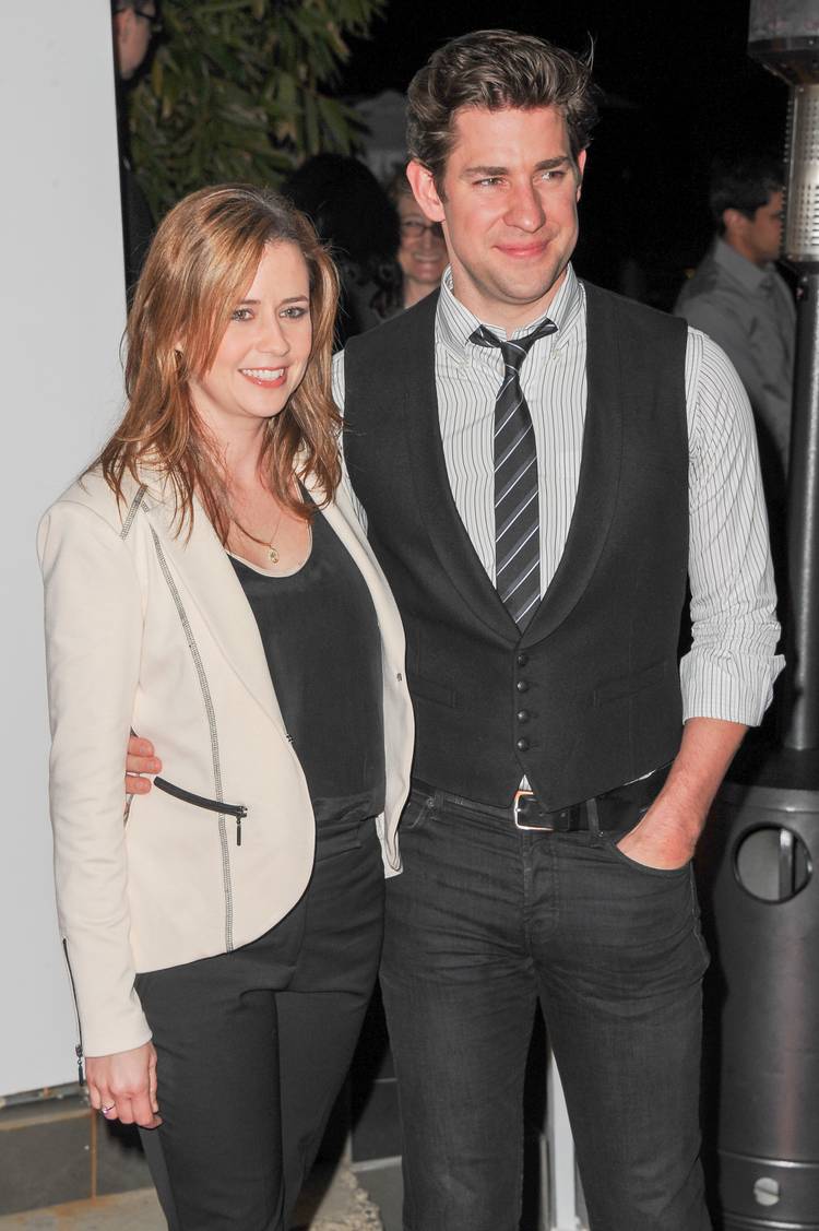 John Krasinski and Jenna Fischer Have Adorable 'Office' Reunion -- See the  Selfie! | wkyc.com, image size:750x1127