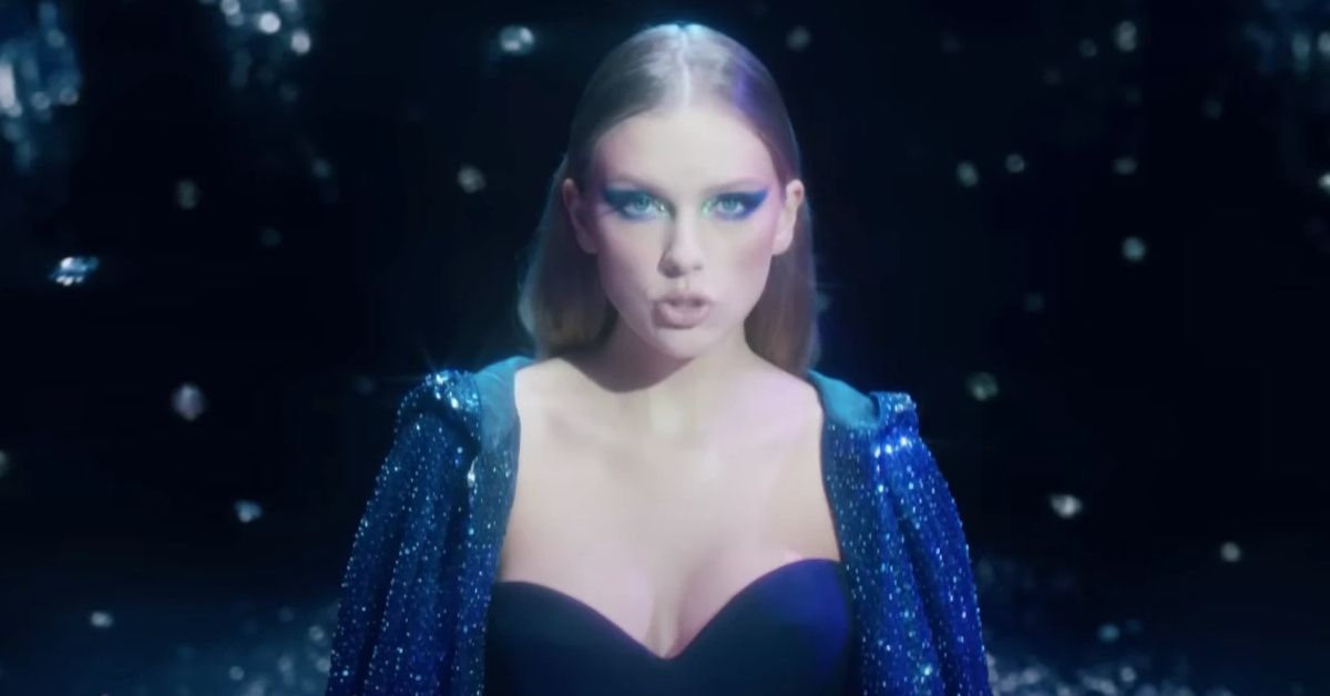 Taylor Swift in Bejeweled music video