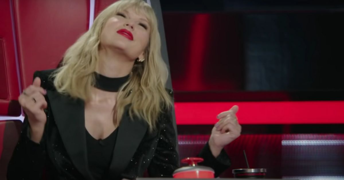 Taylor Swift on The Voice in 2014 as Mega Mentor