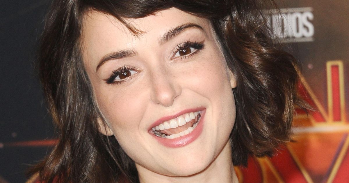 AT&T Girl Milana Vayntrub's Personal Life Is Incredibly Mysterious ...