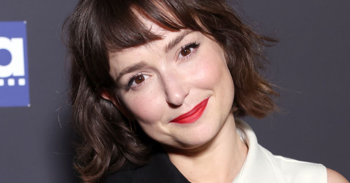 AT&T Girl Milana Vayntrub's Personal Life Is Incredibly Mysterious ...