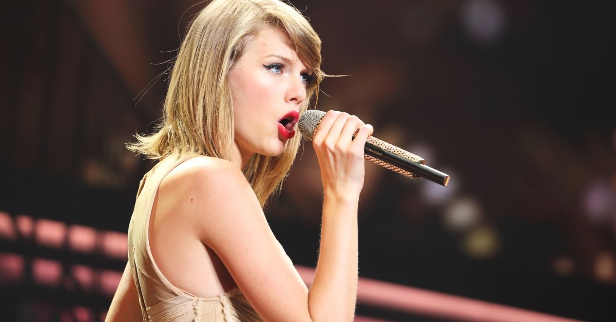 Taylor Swift performing in China in 2014