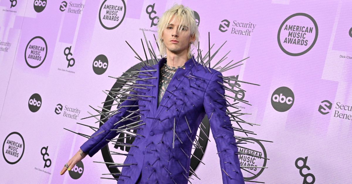 Machine Gun Kelly at 2022 American Music Awards at the Microsoft Theatre