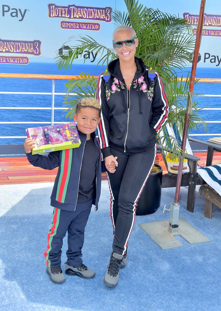 Amber Rose \u0026 Wiz Khalifa's Son Shows Off Some Serious Dance Moves, image size:750x1054