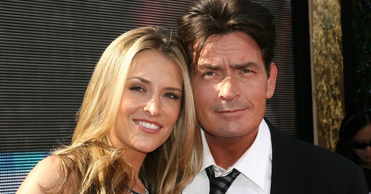 Brooke Mueller and Charlie Sheen on a red carpet