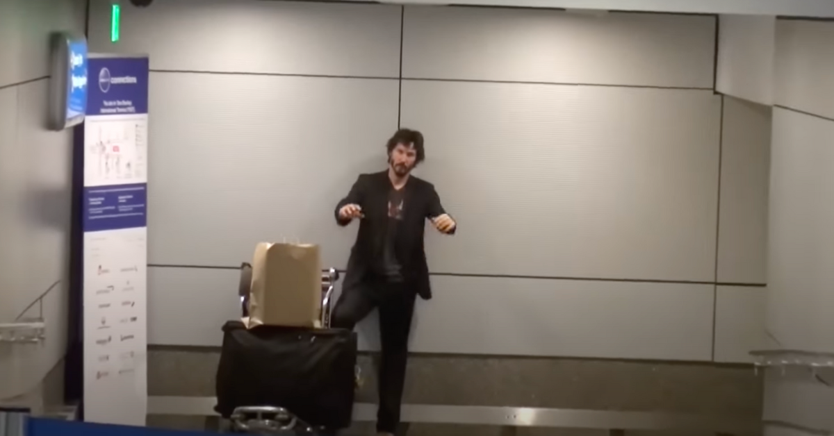 keanu reeves at airport