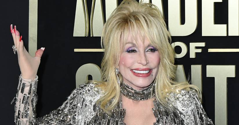 Dolly Parton's Family Hated The Way She Looked Before Becoming A Hollywood  Legend