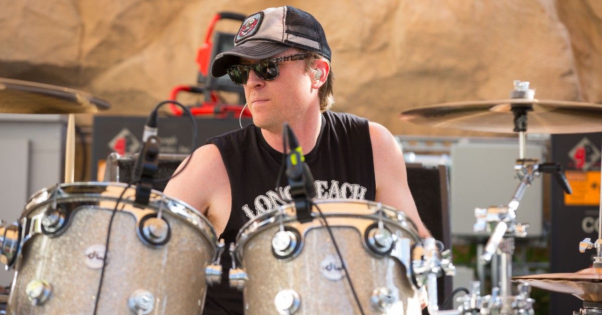 Who Is Josh Freese, The Foo Fighters’ New Drummer (And What Do Fans Think)?