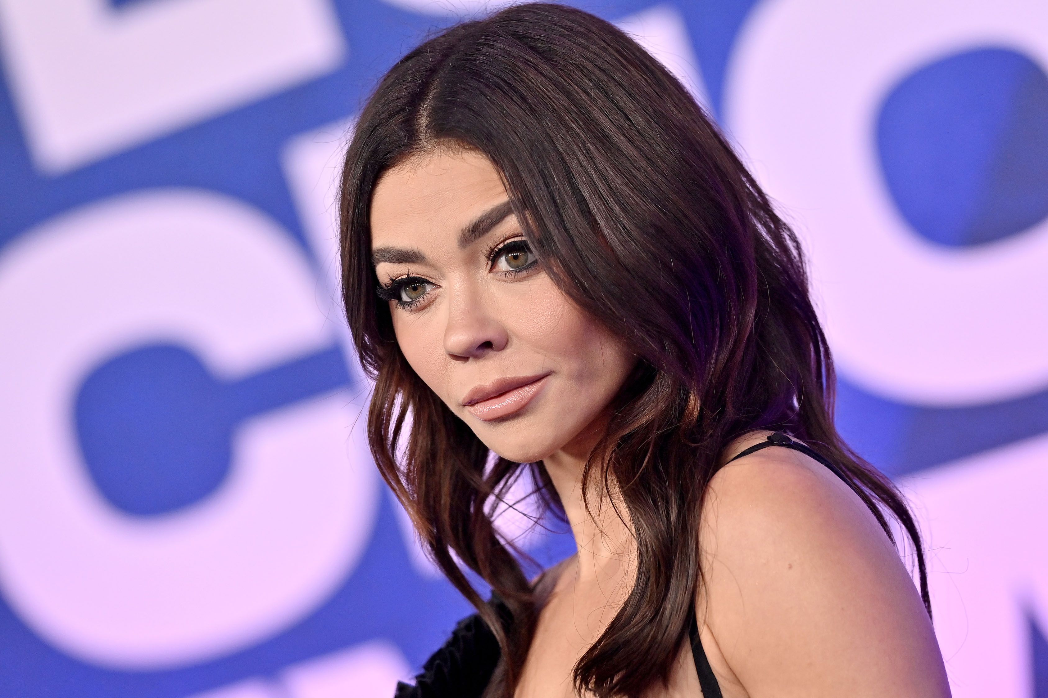 despite-playing-enemies-on-the-show-these-two-modern-family-actors-are