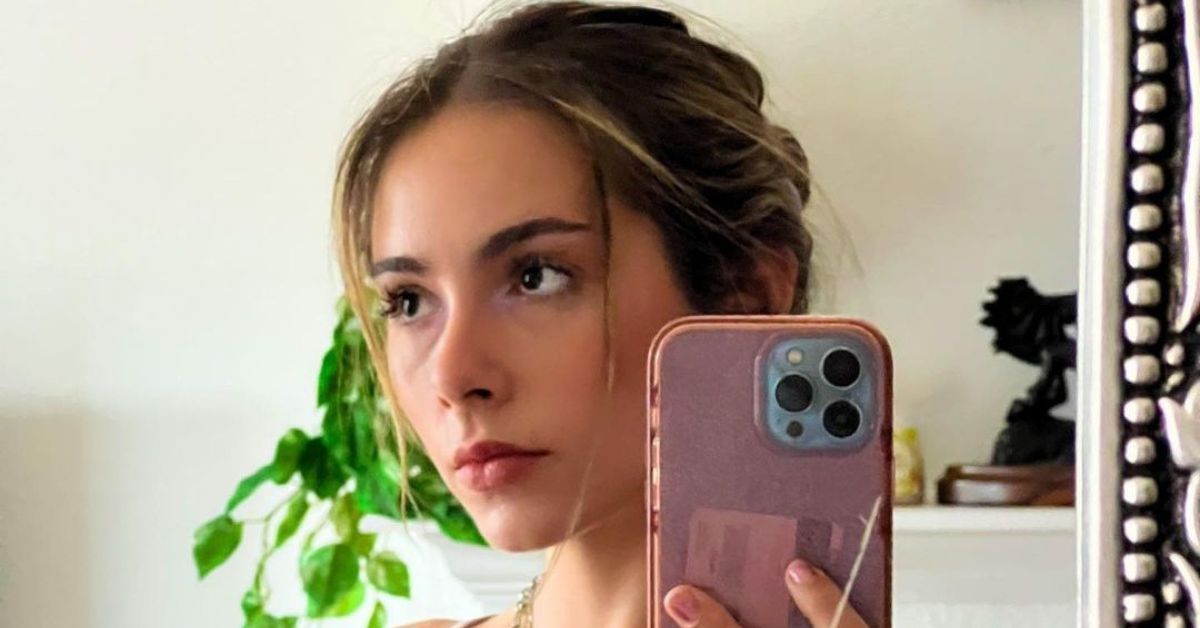 Haley Pullos mirror selfie