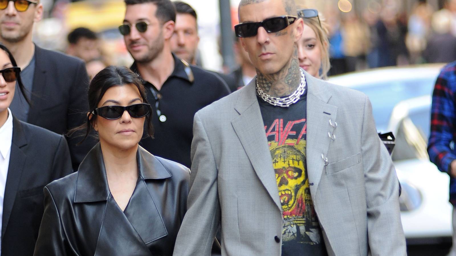 Kourtney Kardashian Defends The Weird Thing She Let Travis Barker Do ...