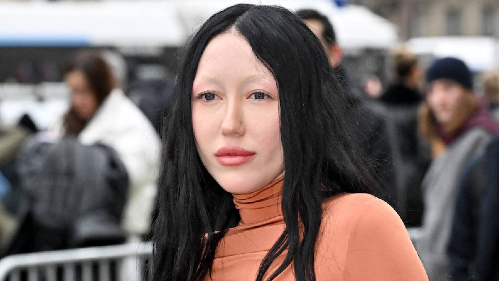 Noah Cyrus & Designer Pinkus Engaged After A Mysterious 2 Month Romance