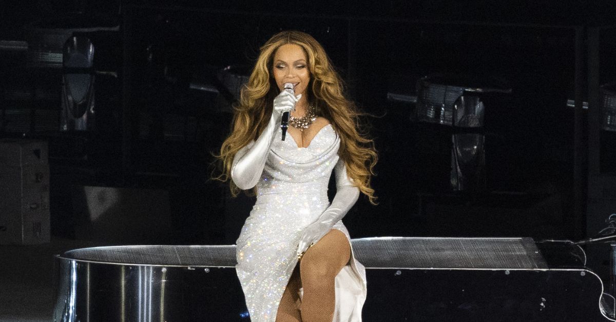 Beyonce performs live in Cardiff