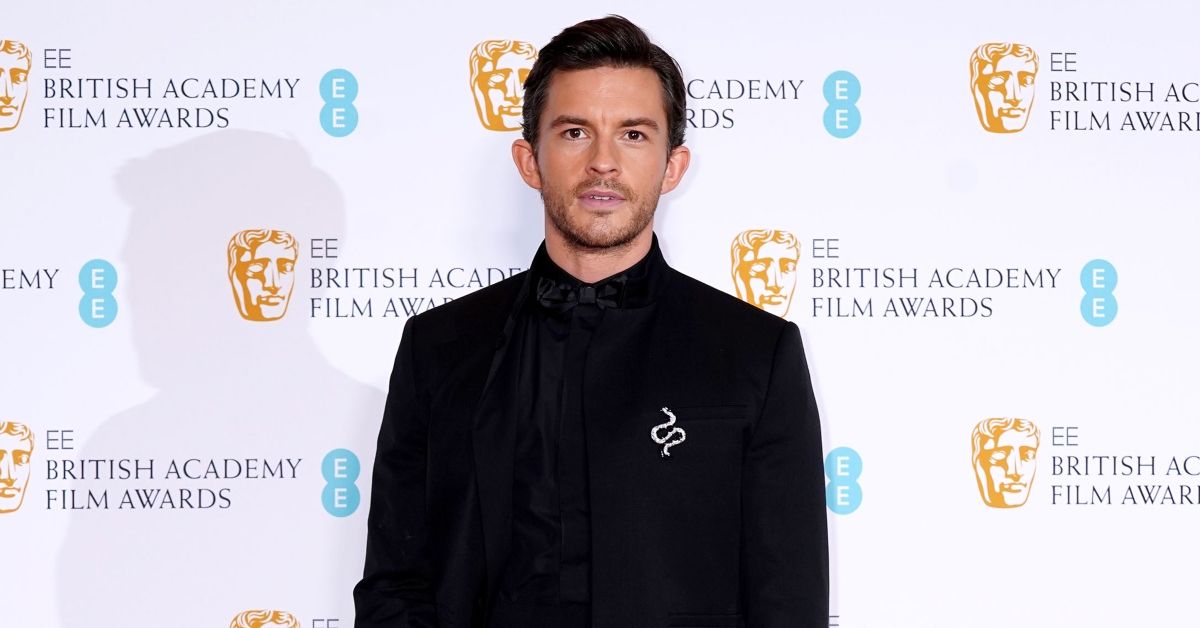 Jonathan Bailey on the red carpet