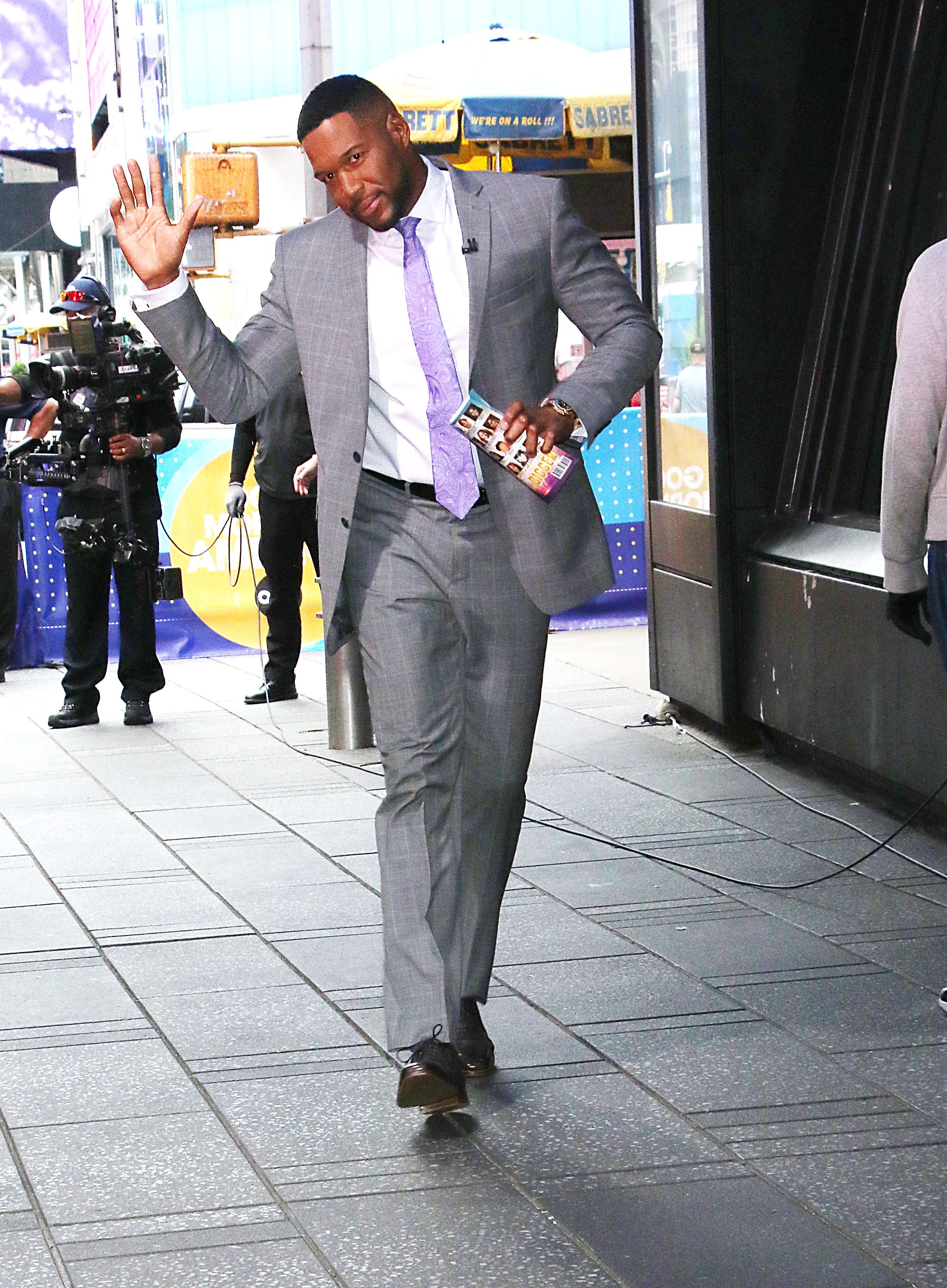 Does Michael Strahan Still Work For Good Morning Americaindexstiiizy Pod Not Hitting - j01s1gk