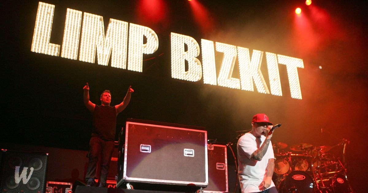 Fred Durst performing live with Limp Bizkit