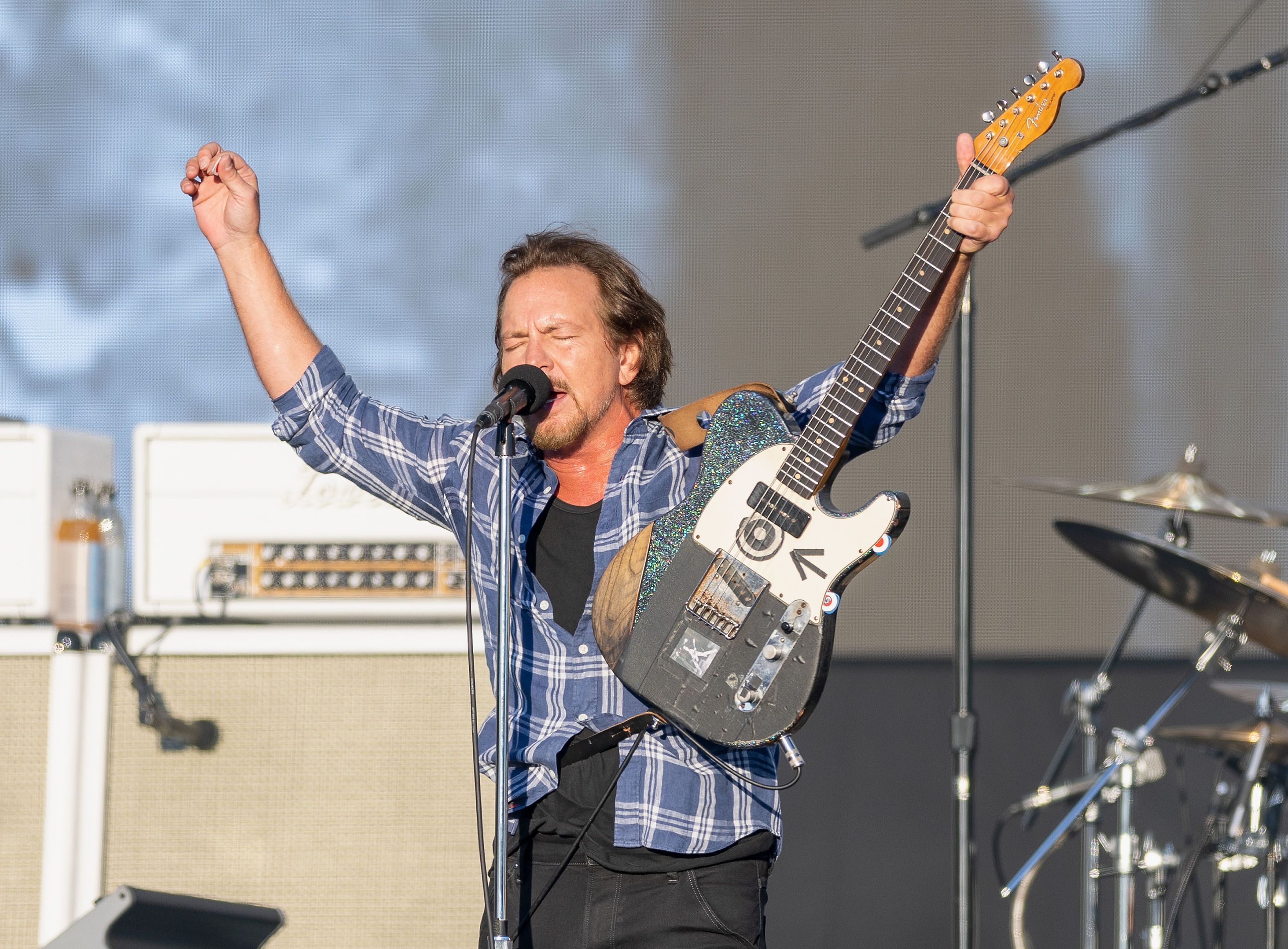 Pearl Jam's Manager Turned Down Guns N' Roses, And Didn't Even Tell The