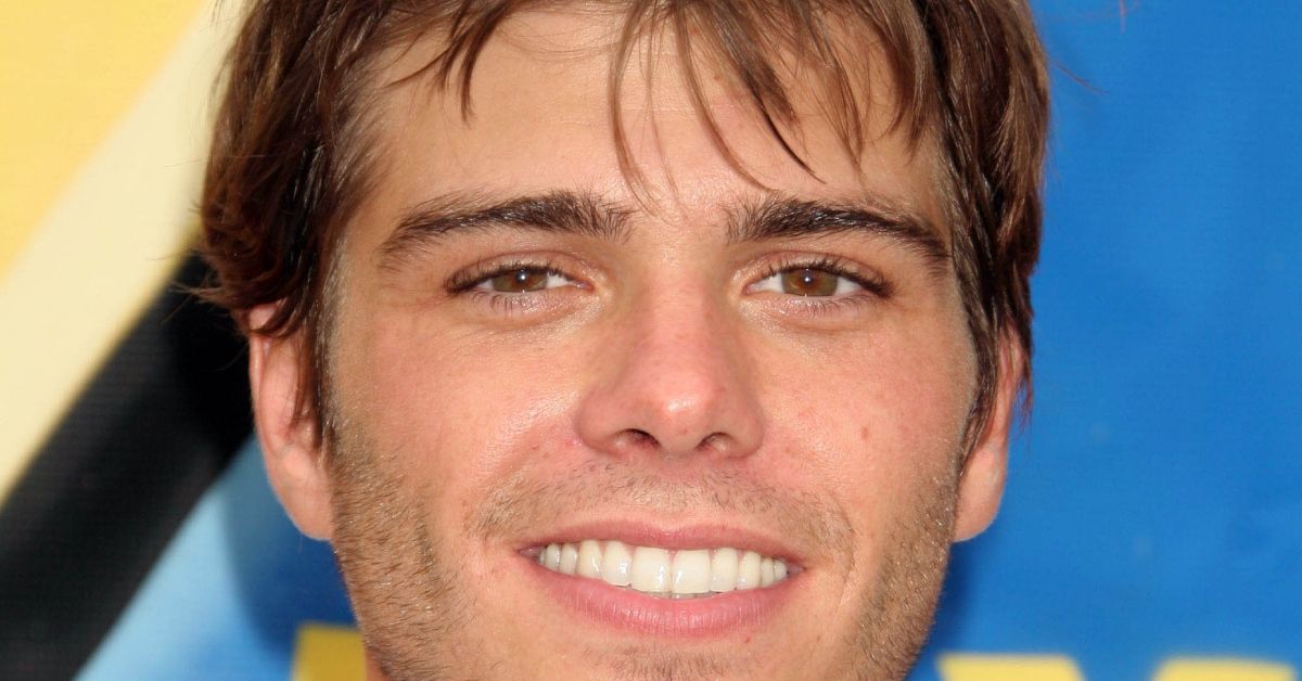 Matthew Lawrence smiling at an awards show