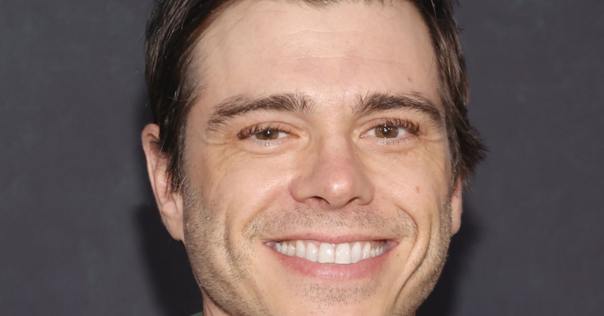 Matthew Lawrence smiling at a TV premiere