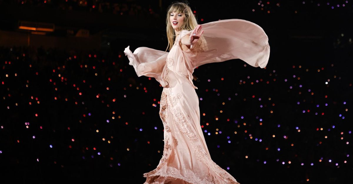 Taylor Swift wearing custom-made chiffon gown by Alberta Ferretti