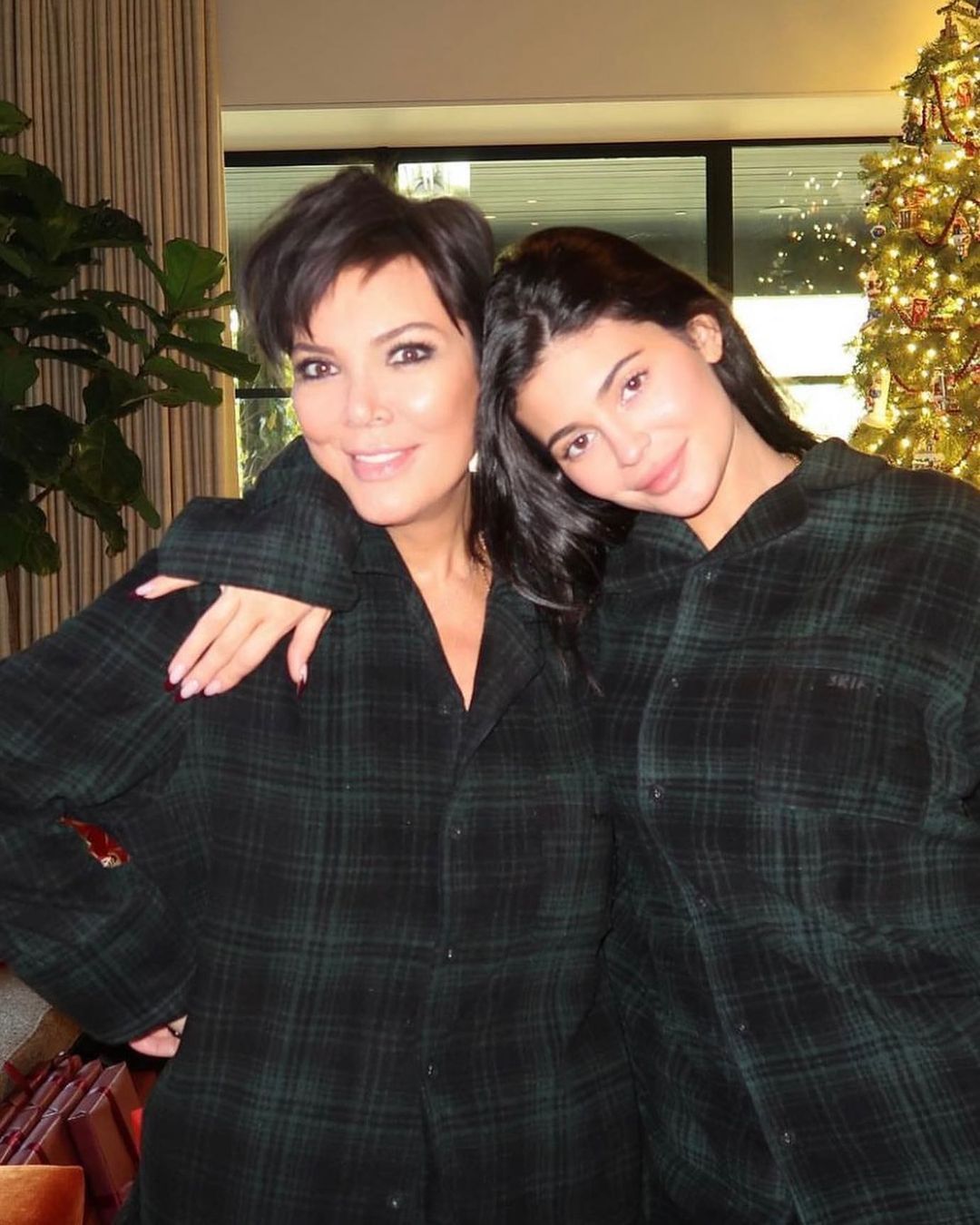 Inside Kris Jenner’s Relationship With Her Six Kids