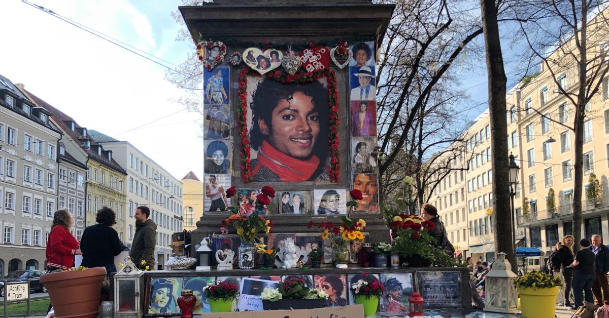 A monument to Michael Jackson