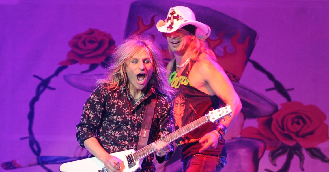 Musicos Con Peluca - Página 3 C-c-deville-and-bret-michaels-from-poison-performing-onstage.jpg?q=50&fit=contain&w=1140&h=&dpr=1