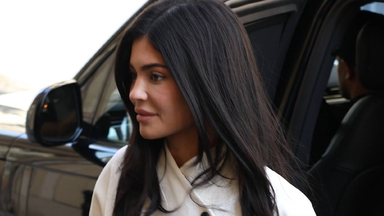 Kylie Jenner Shows Off Revenge Body At Perfume Launch As She Refuses To ...
