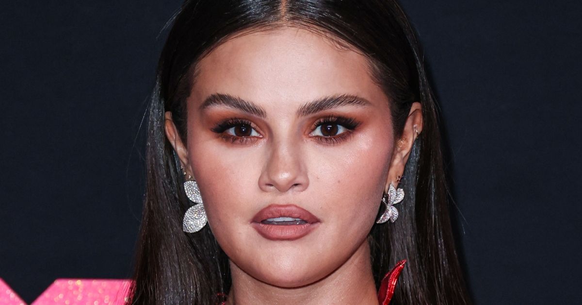 Are Selena Gomez's Fox Eye Surgery Rumors Legitimate Or Are Health ...