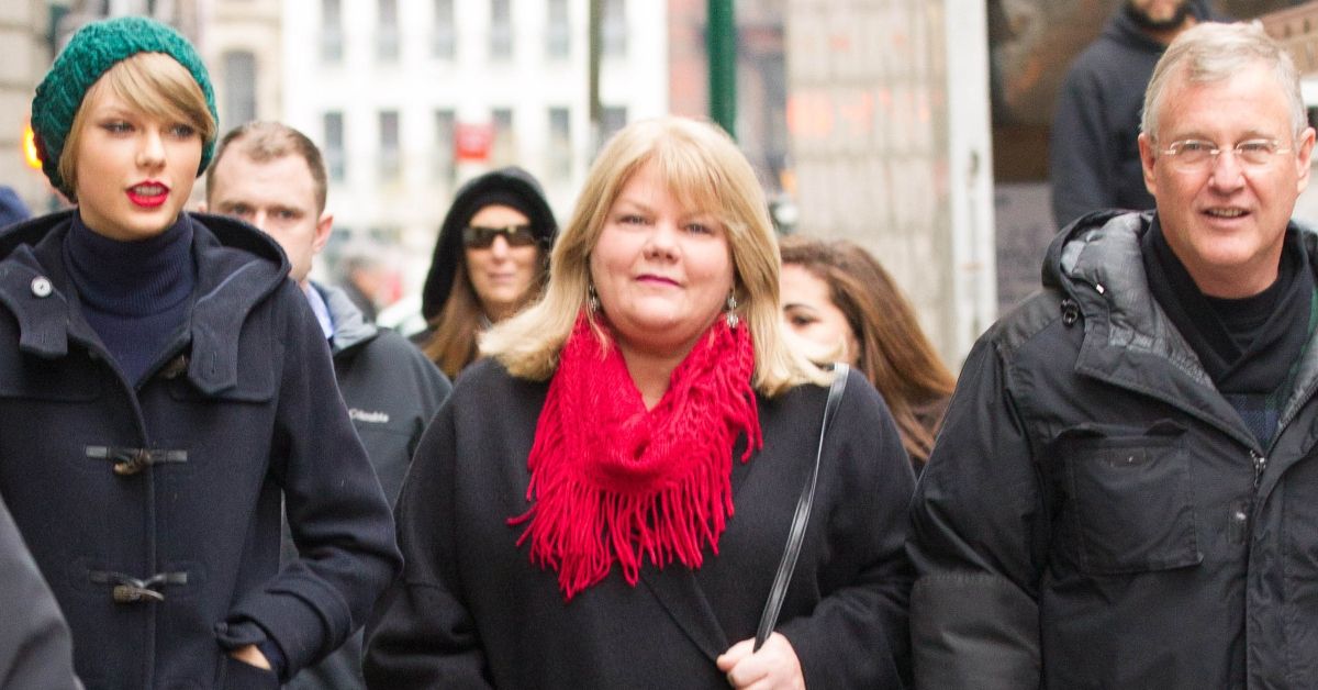 Taylor Swift, Andrea Swift, and Scott Swift in NYC